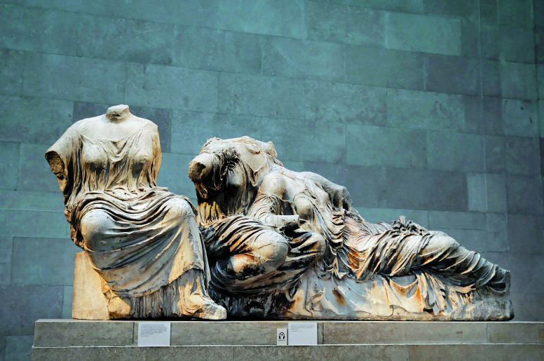 Statue del frontone orientale del Partenone (Hestia, Dione e Afrodite)