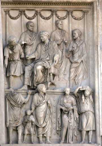 Pannello di età aureliana con l’imperatore che mostra clemenza verso un capo barbaro sottomesso
