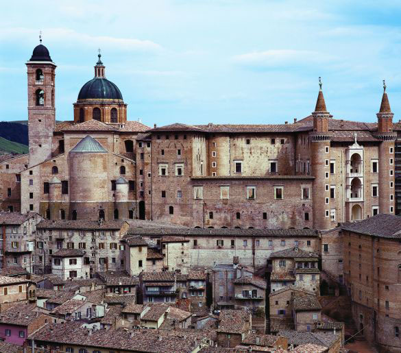 Veduta della città di Urbino con il Palazzo Ducale